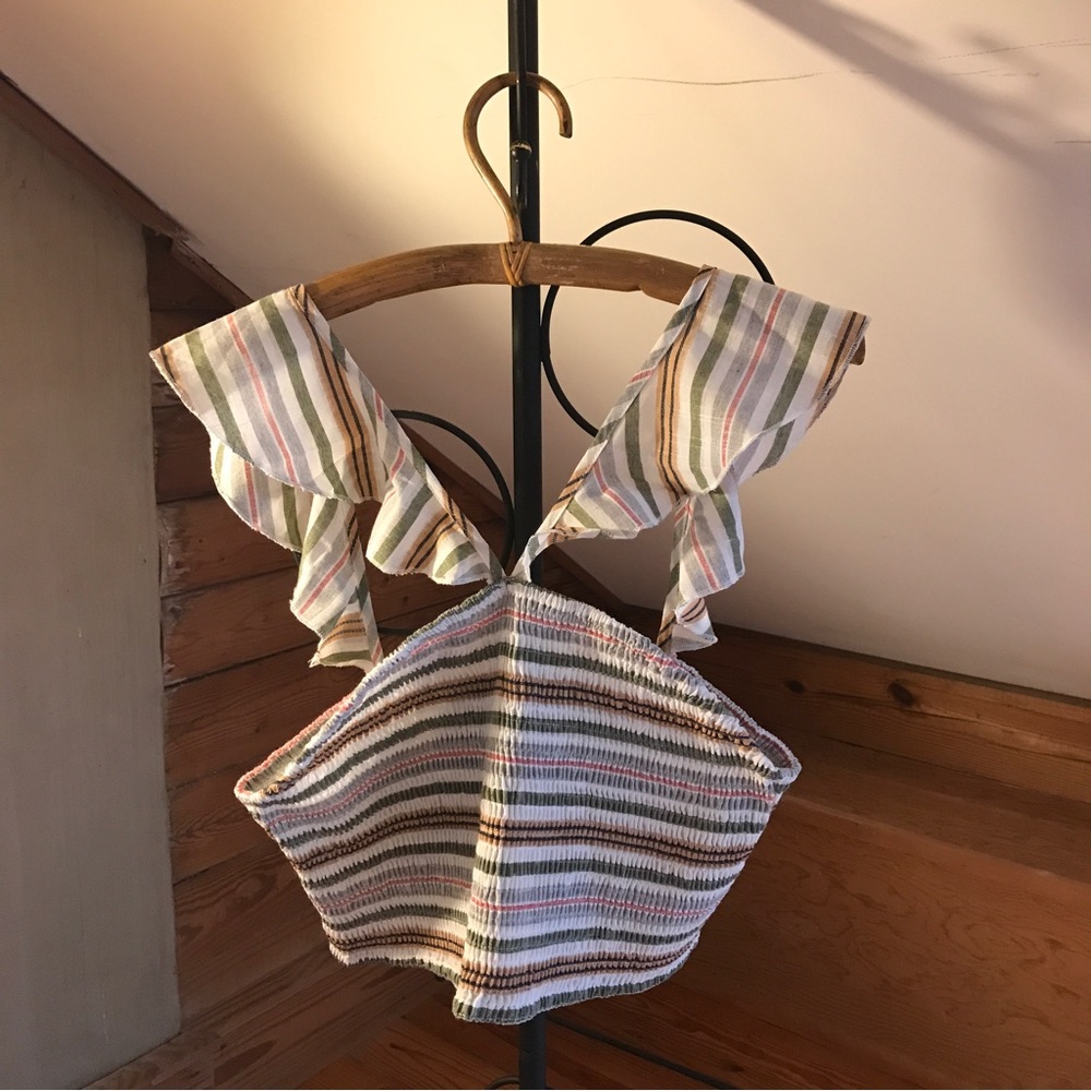 Shein Multi-Colored Curve Ruffle Cinch Crop Top, EUC, 3XL